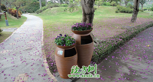  園林景區(qū)環(huán)保的選擇，玻璃鋼帶花盆垃圾桶