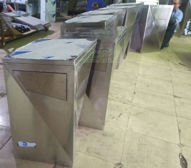 不銹鋼創(chuàng)意造型垃圾桶-樓盤不銹鋼多面造型垃圾桶生產圖