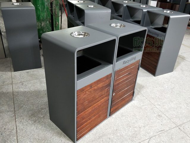 戶(hù)外鋼木分類(lèi)果皮箱成福州園林景觀環(huán)境一部分